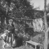 Paní učitelka Svatoňová s Jankem Vaculíkem, 1962 (foto LV)